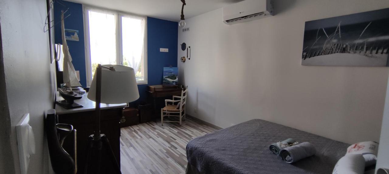 2 chambres côté plage Hyères Esterno foto
