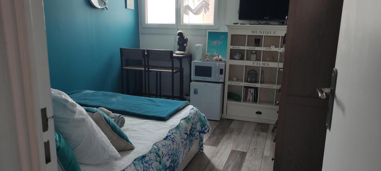 2 chambres côté plage Hyères Esterno foto
